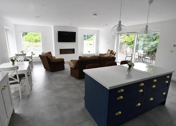 Kiernan's Self Catering & * Legan